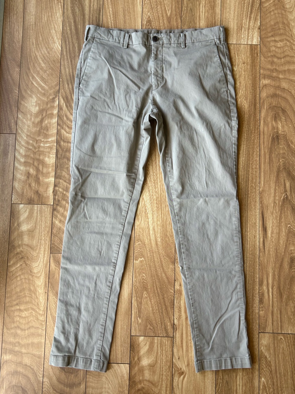 Uniqlo Men’s Tan Slim Fit Chino Pants